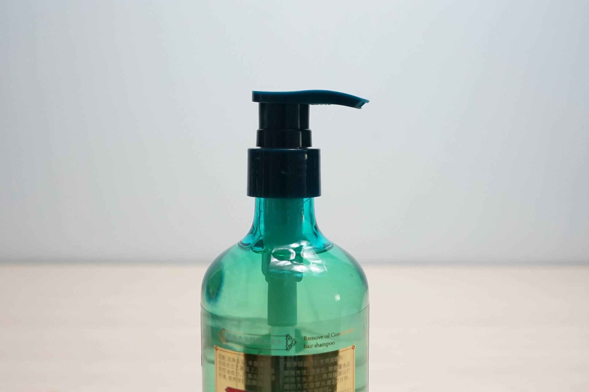 清洁头皮防脱发洗发水,清洁头皮毛囊除螨洗发水