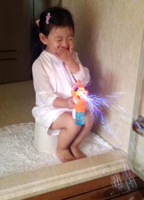 曹格女儿长大变样,曹格女儿看到林志颖