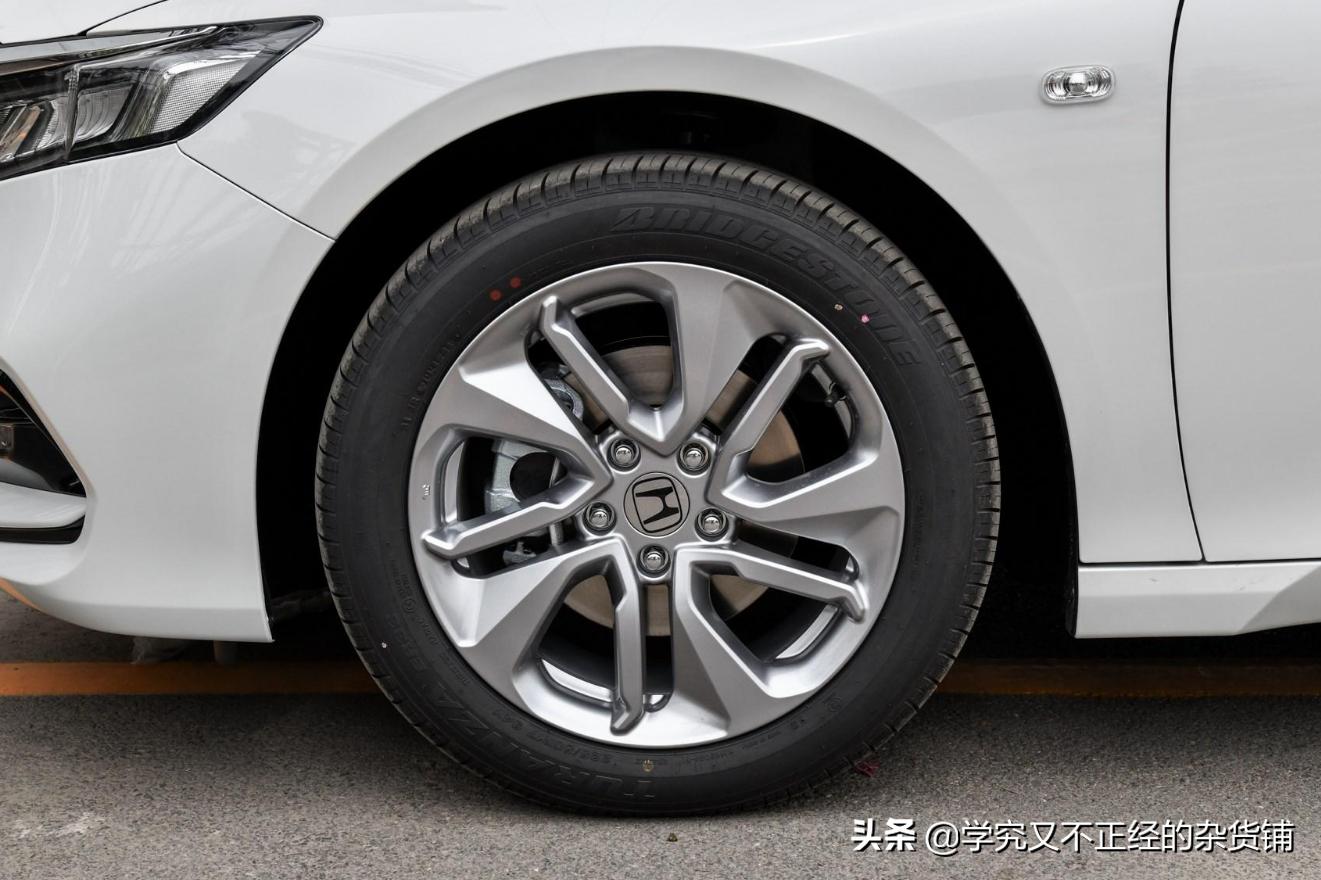 雅阁乞丐版落地价,新款雅阁230乞丐版