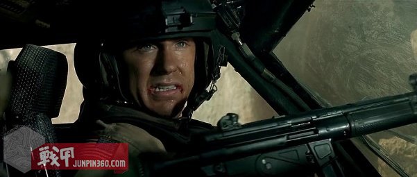 美国黑鹰战机坠落视频,十部顶级战争大片黑鹰坠落