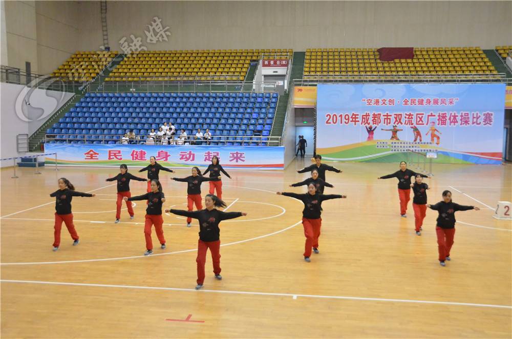 扩胸比赛,伸展扩胸运动视频