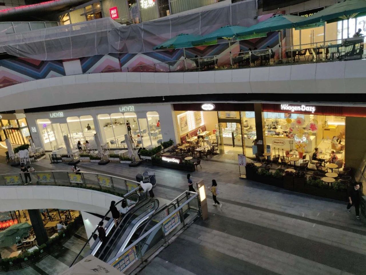 商场人流量明显下滑,商场人流量太差