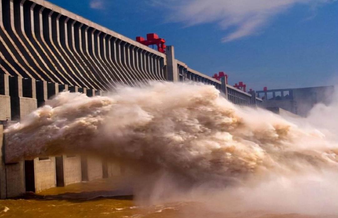 若堵住四川盆地的长江出水口，仅需500年就能变湖泊？有何后果？