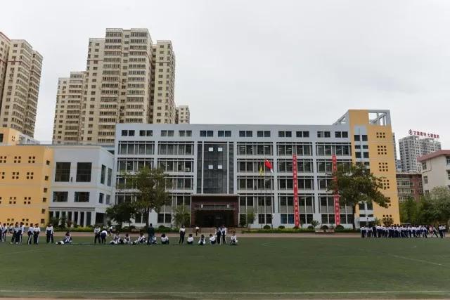 兰州五十一中兰铁一中,兰州五十一中