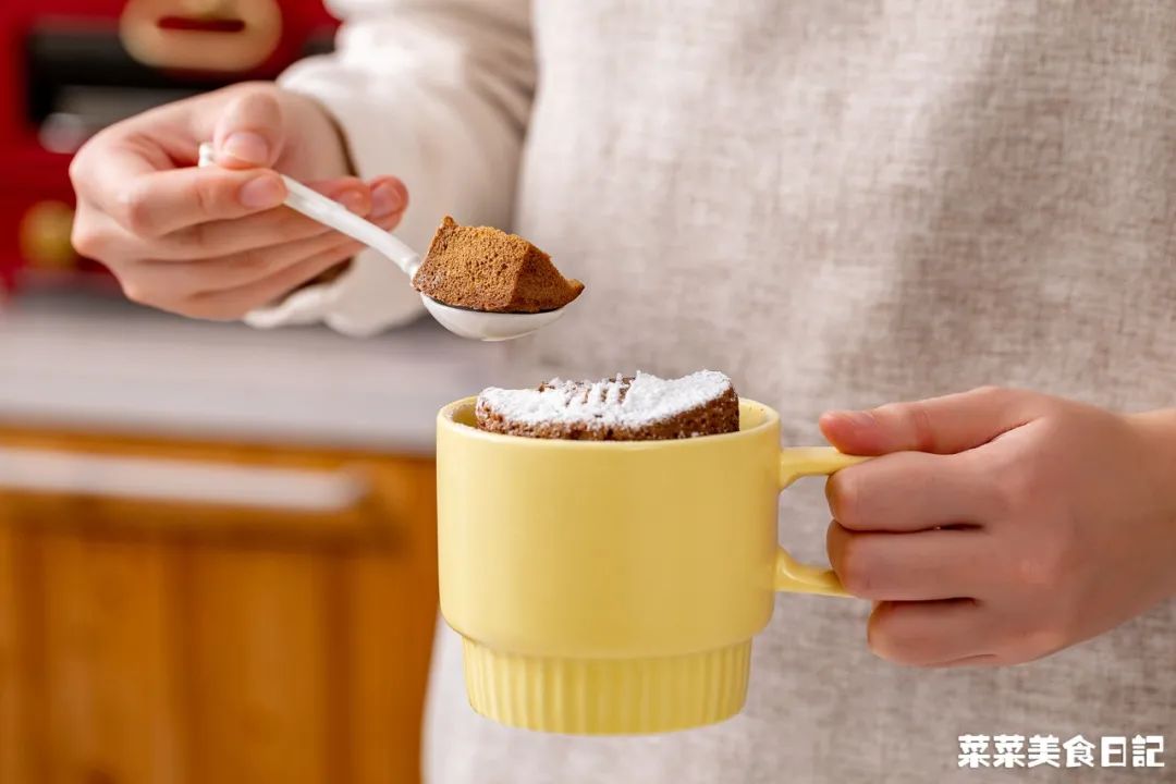上班族午饭微波炉加热,微波炉解决一日三餐
