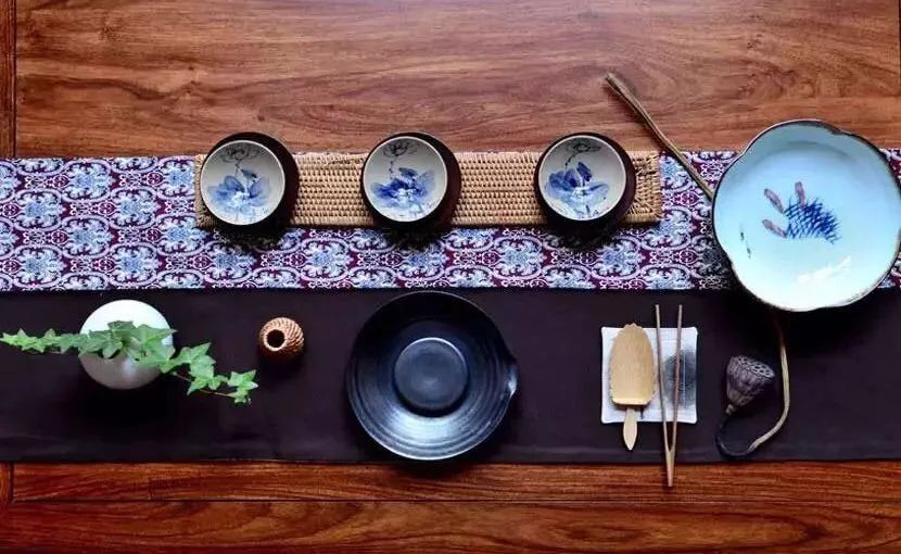 泡红茶的水温及茶水比例,绿茶茶水水温一般以多少度为最佳