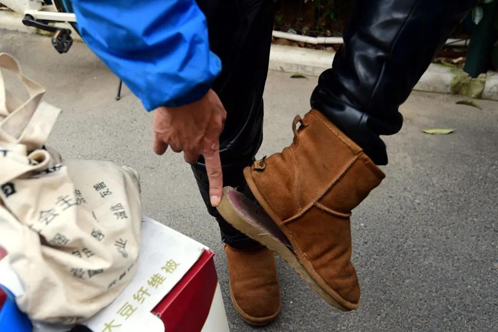 浣犺繕璁板緱閭ｄ釜鏁戜汉鐨勫鍗栧皬鍝ヤ箞,涓鸿繖涓垗宸辨晳浜虹殑澶栧崠灏忓摜鐐硅禐