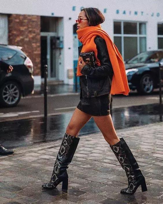 冬季爆款洋气羊绒围巾,这款新潮羊绒围巾温暖又漂亮