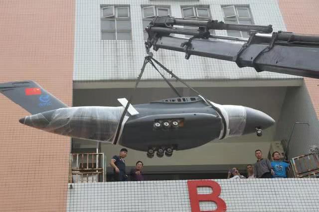 珠海航展中心歼20表演,珠海航展歼10模型