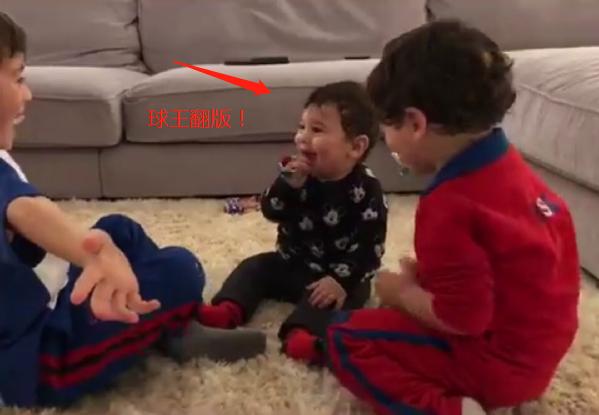 梅西暖心感人时刻,梅西和他的三儿子暖心互动