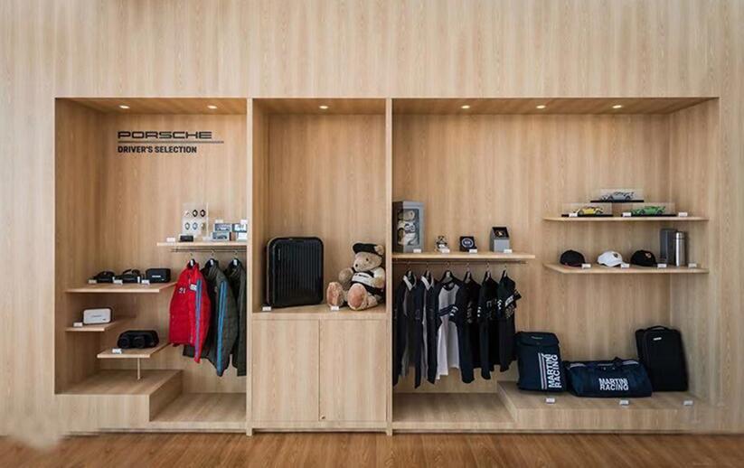 保时捷911turbos漂移,保时捷panamera雪地模式怎么开