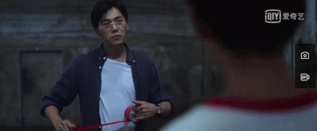 杀害至亲的少女，亲手毁掉了自己世界里的太阳