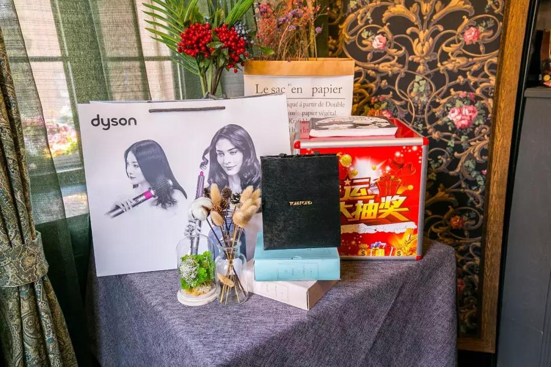 万元抽奖!送戴森卷发棒+TF口红!这家花园西餐厅让我开始嫌弃男友!