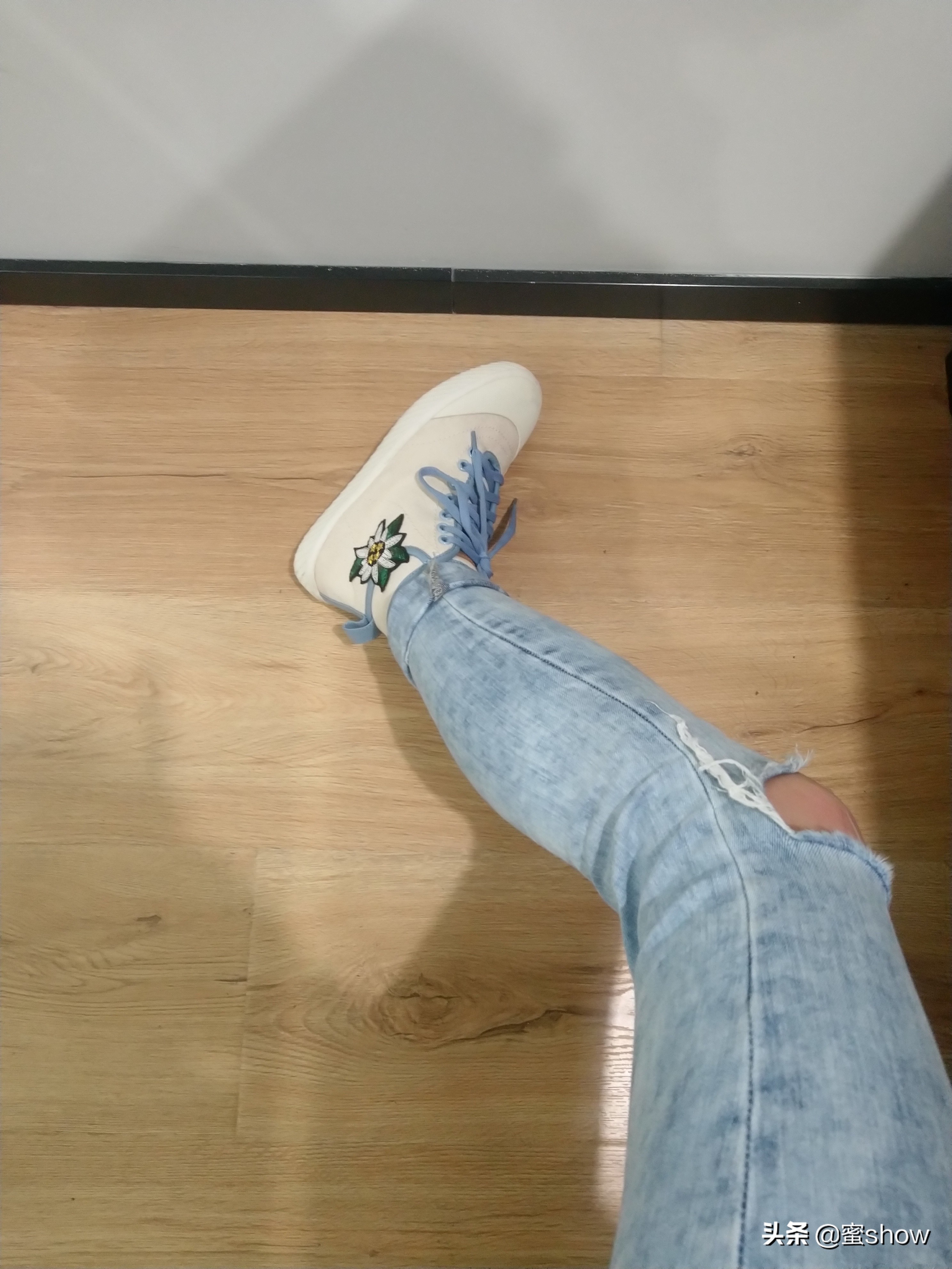 尖头高跟鞋前面磨脚怎么办,穿尖头高跟鞋磨脚