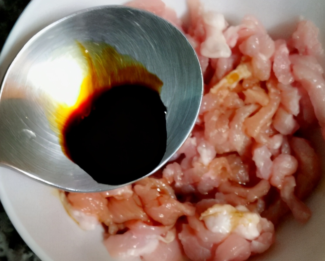 炒瘦肉总是发硬怎么办,炒瘦肉硬了怎么补救