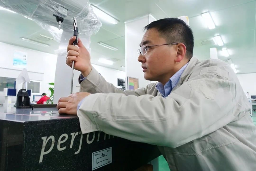 金字招牌！韦家亮、江稳等6人获选比亚迪首届金徽工匠