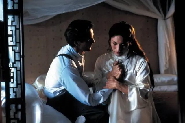 他是《洛丽塔》男主，畸形恋专业户，也是禁欲系不老男神