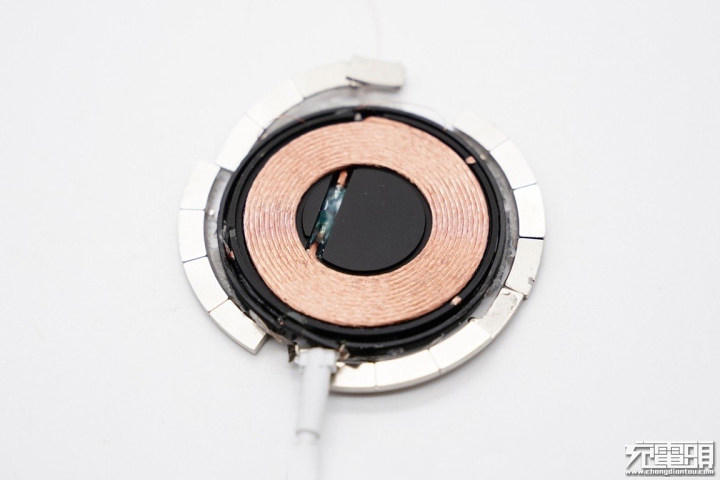 无线充电和magsafe充电区别,苹果原装magsafe充电发热严重