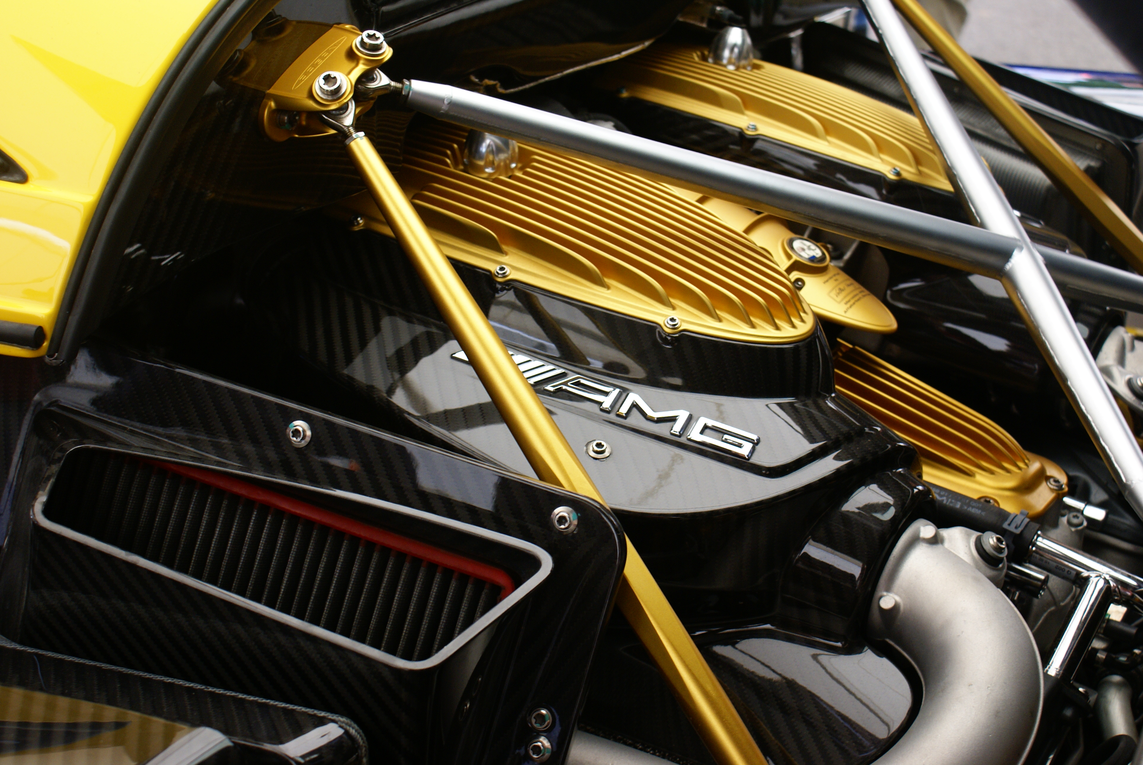 三十几人的瑞典小厂，如何就打造出千万级别的超跑呢？本文详解