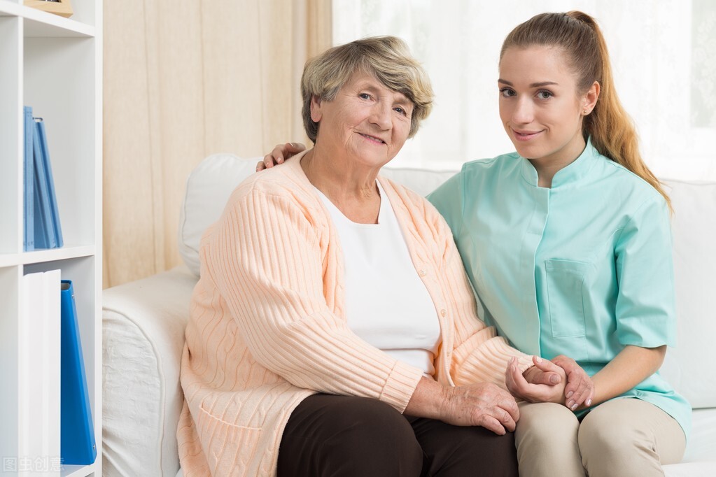 老年妇女可能会出现哪两个“难言之隐”，平时这样来保养和避免