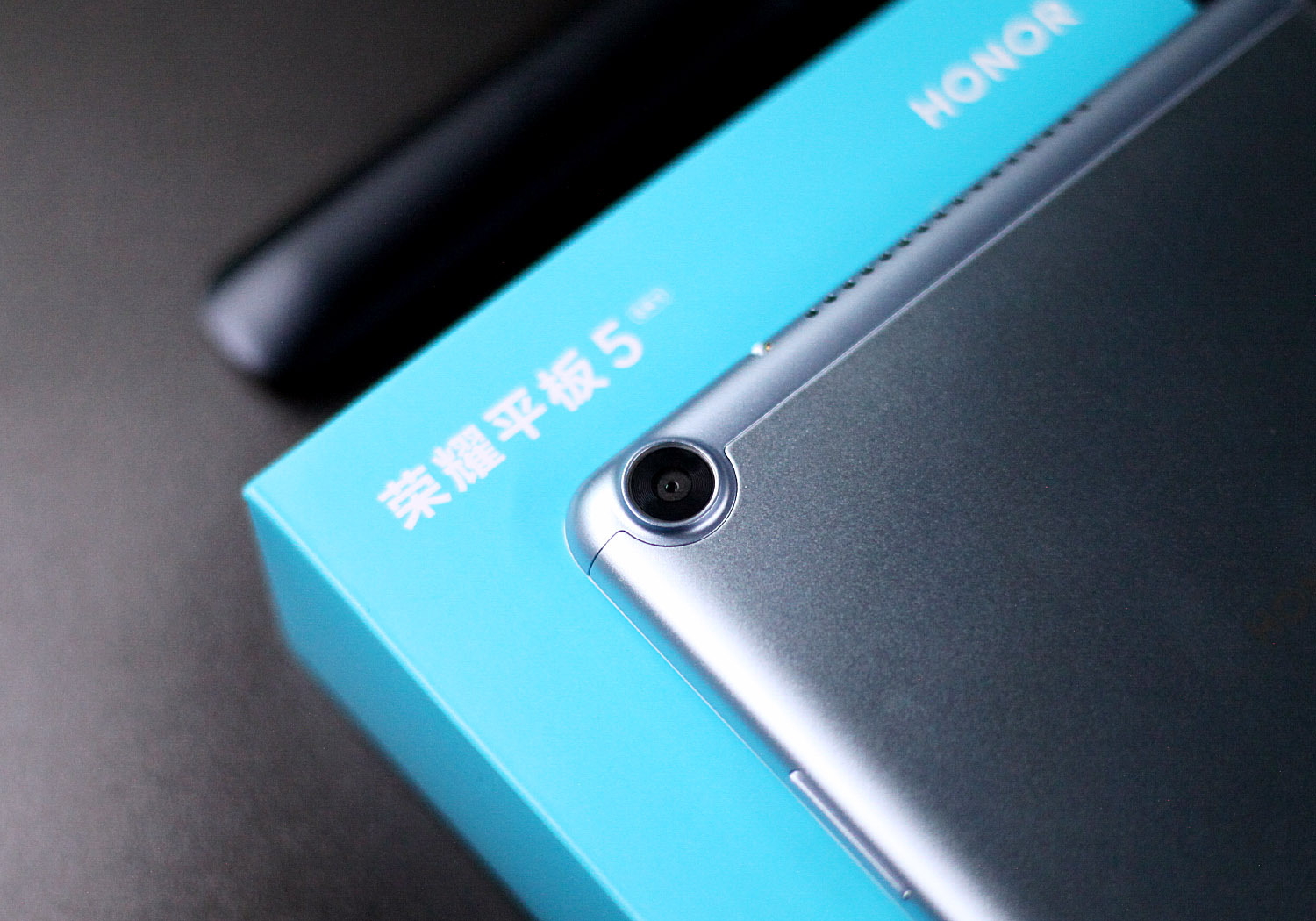 荣耀平板58英寸几几年出的,荣耀平板58寸评测