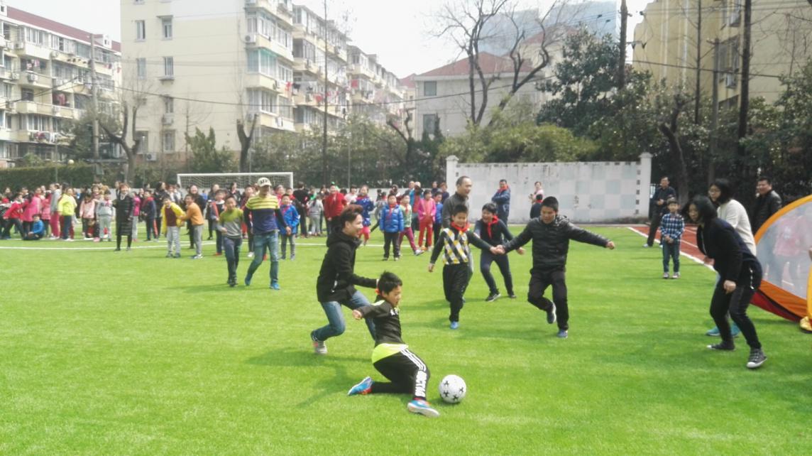 青少年校园足球特色校创建,足球俱乐部助推学校足球发展