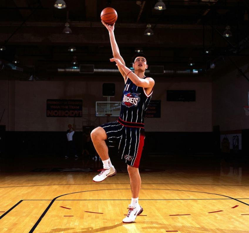 姚明在nba时期出场的锐步鞋,姚明受伤和锐步有关系吗