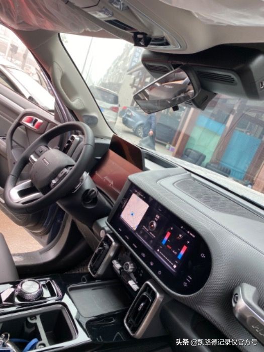 哈弗大*专狗**用行车记录仪上线，隐藏安装不用走线，手机看太方便了