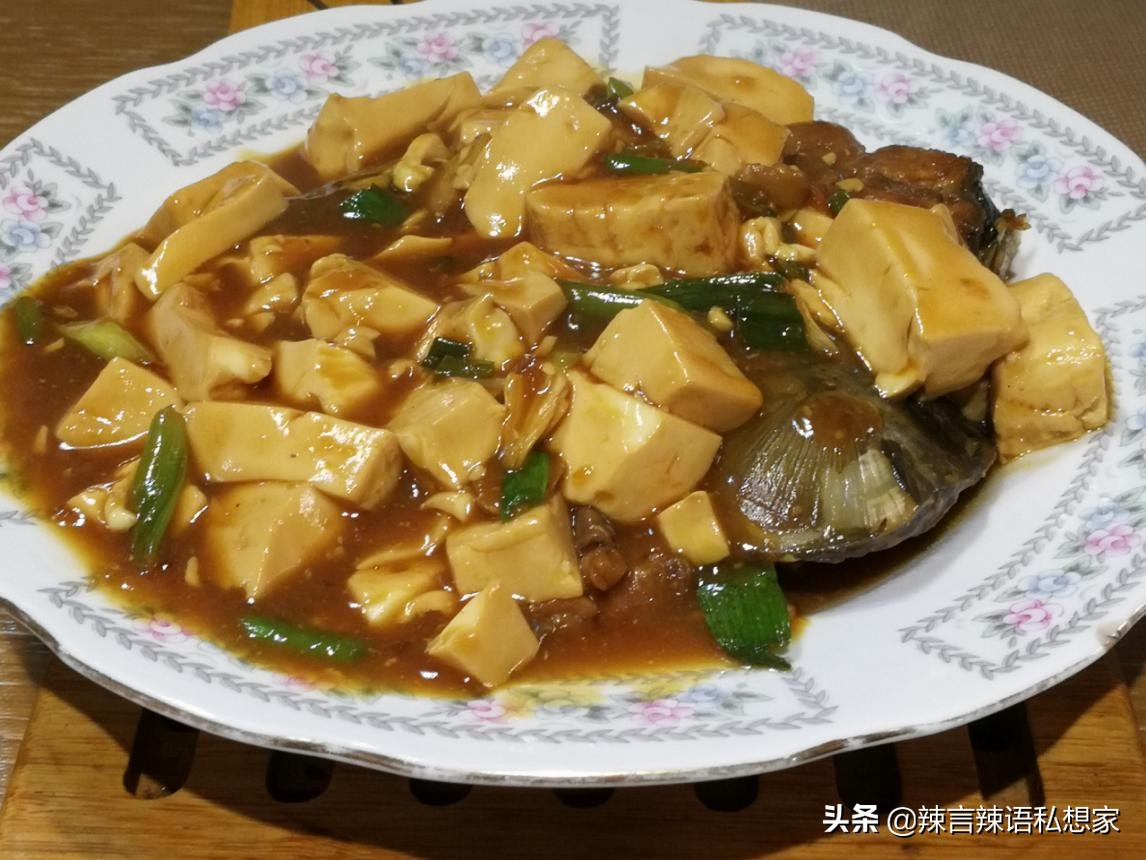 鱼头炖豆腐要不要把鱼头先腌一下,鱼头豆腐怎么去腥臭味