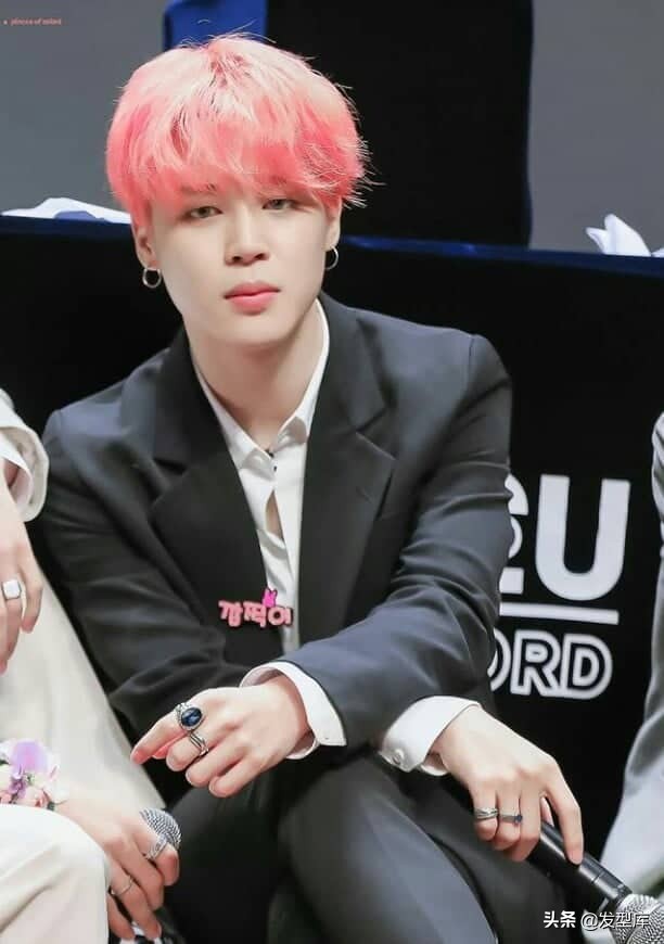 韩国男生的发型有哪些常见的款式,最流行的日式发型和韩式发型男士