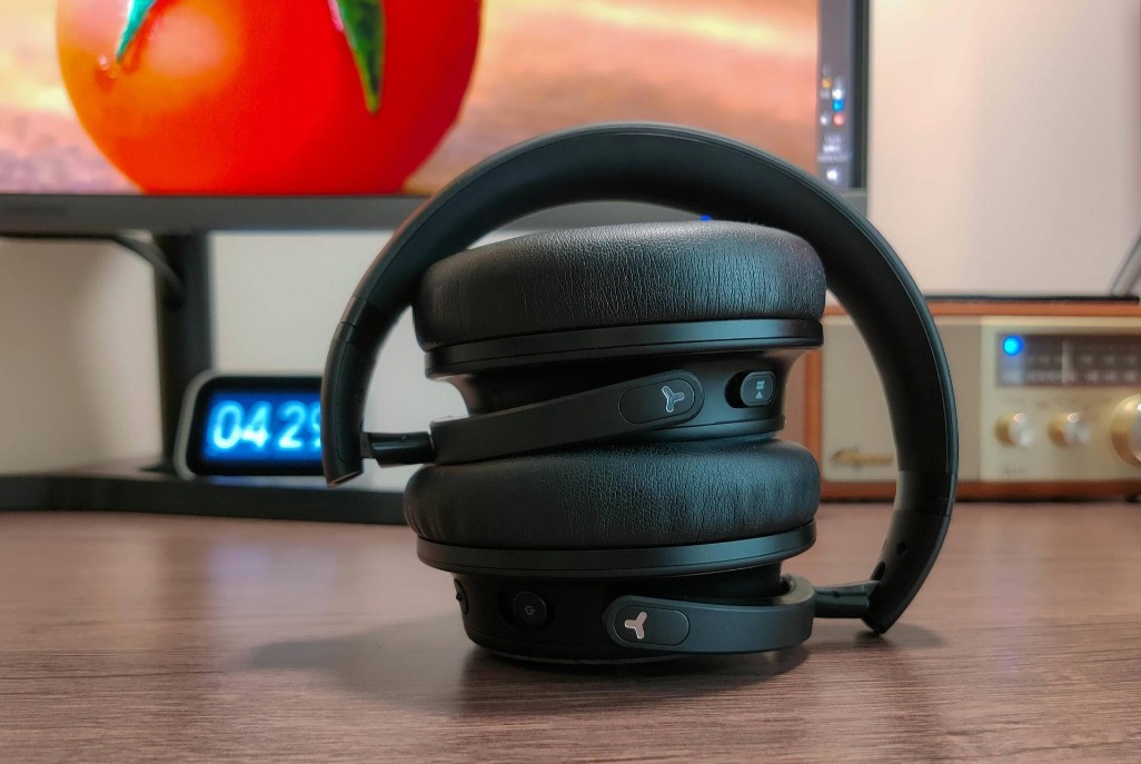 1499售价！拥有快充主动降噪环境感知以及续航25h，AKG新品值吗？