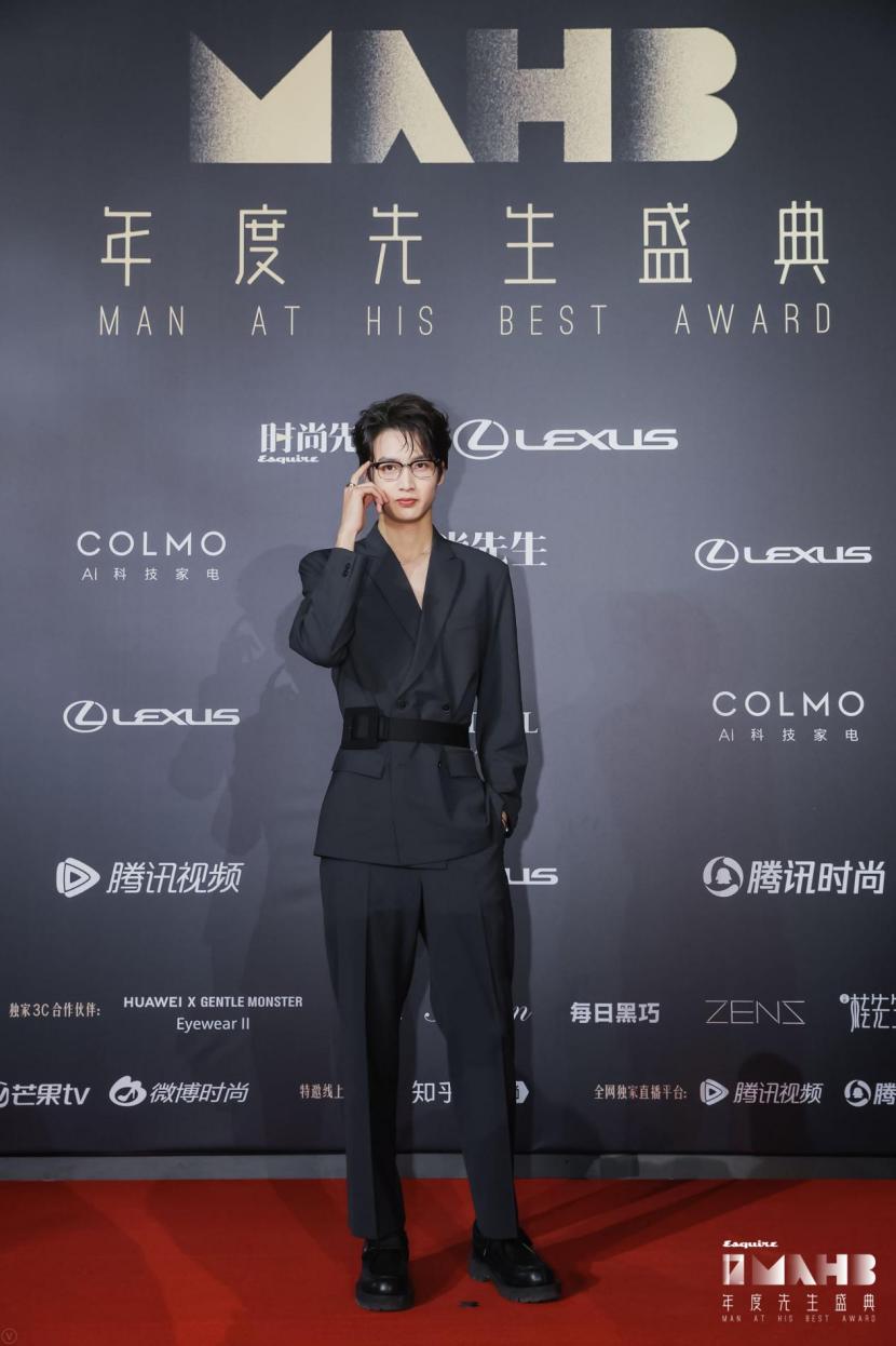 时尚与科技融合的眼镜,华为智能眼镜二代gm联名款