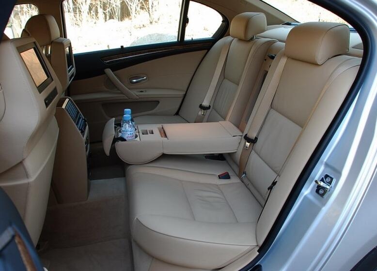 操控和舒适最好的百万级suv,18款宝马5系好还是a6l好