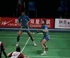 羽毛球如何发球才是最正确的,羽毛球所有发球违例