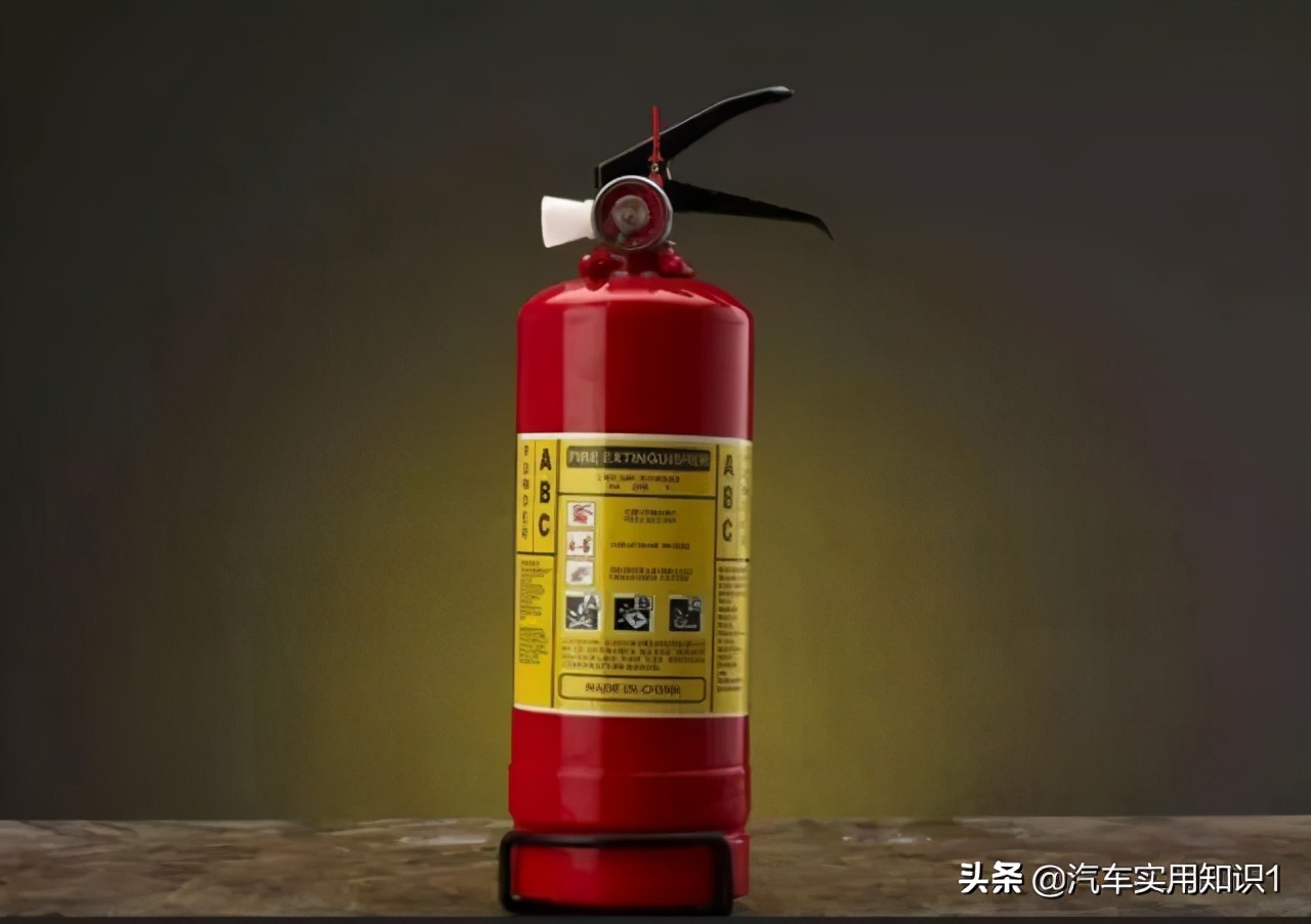 买车后车内必买的几样小东西,买新车后车上必备的十样物品