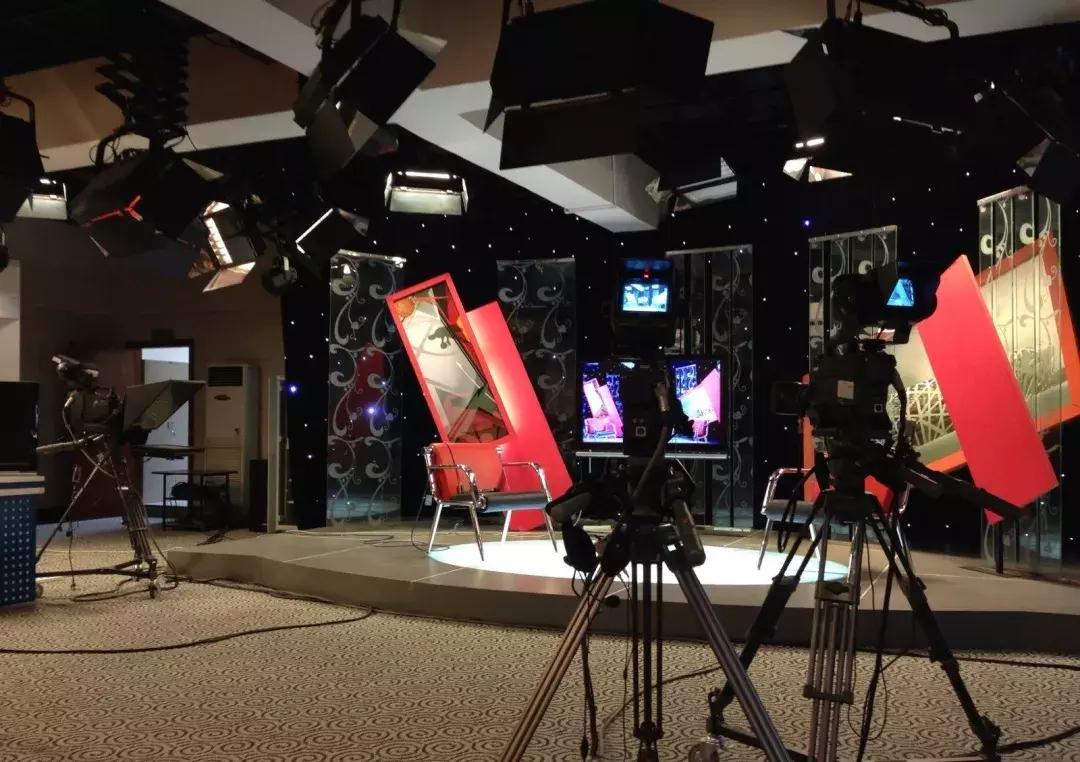 成体，一所靠“抓小偷”牢牢锁死热搜的学校