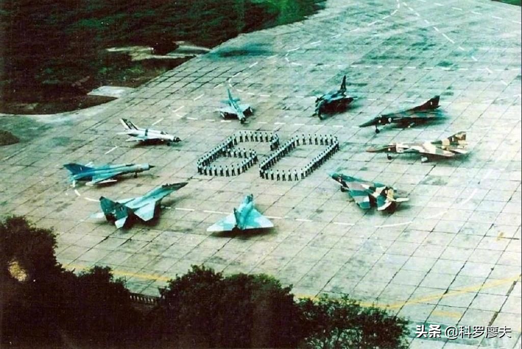 印军两架战机坠毁视频,印度军用战斗机坠毁