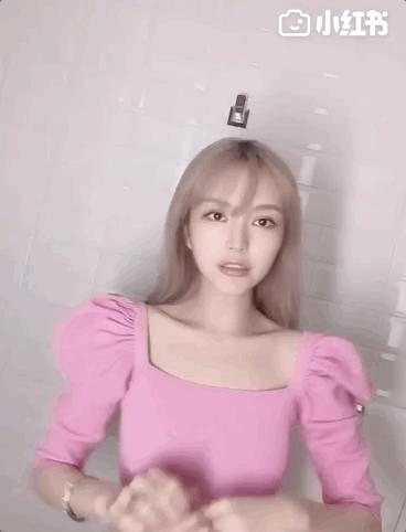 虞书欣说蝴蝶结是她的标志,虞书欣戴发箍