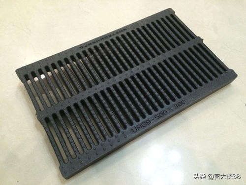 小的时候，有一次掏阴沟，居然有意外的发现，收获颇丰，大快朵颐