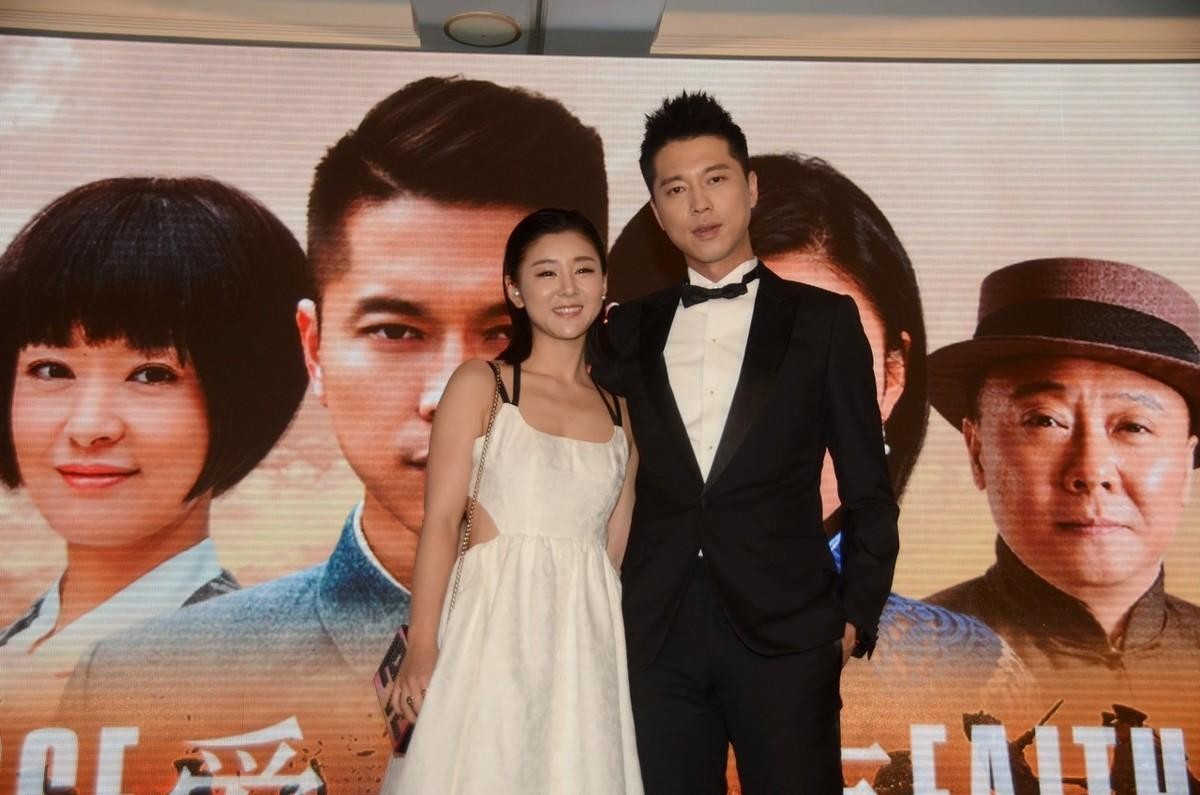 李小萌童年演的三个小孩抱错了,李小萌15岁出道