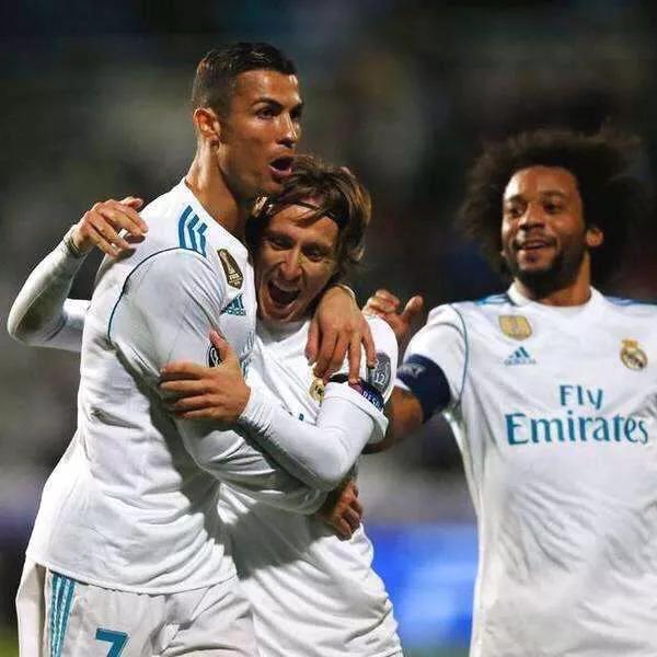 马塞洛张开双手,马塞洛深情告别俱乐部