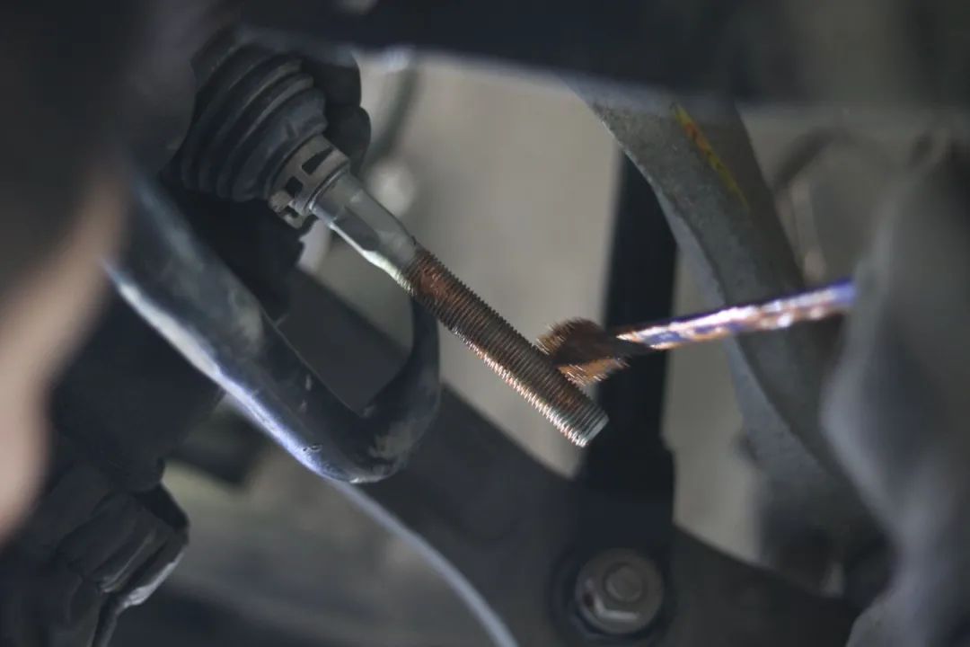 怪兽修车:翻新一辆11年破烂不堪的宝马GT,车况不忍直视