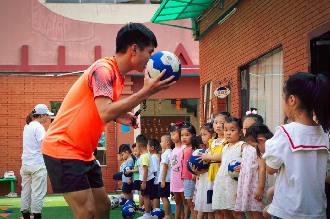 玩转小足球,玩转足球游园会的感想