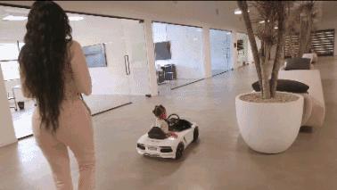 22岁身价70亿的传奇人生,22岁白手起家年收入70亿