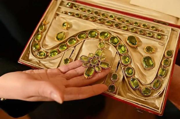 纯净的橄榄石,干货石橄榄