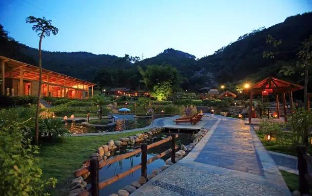 惠州博罗木屋温泉,惠州富力养生谷网红温泉度假别墅