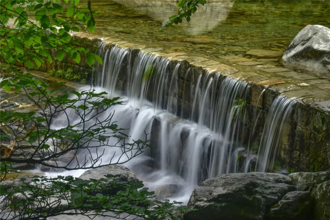 16℃的夏天,26亿年前形成的峡谷,奇山瀑布,全藏在六安天然氧吧