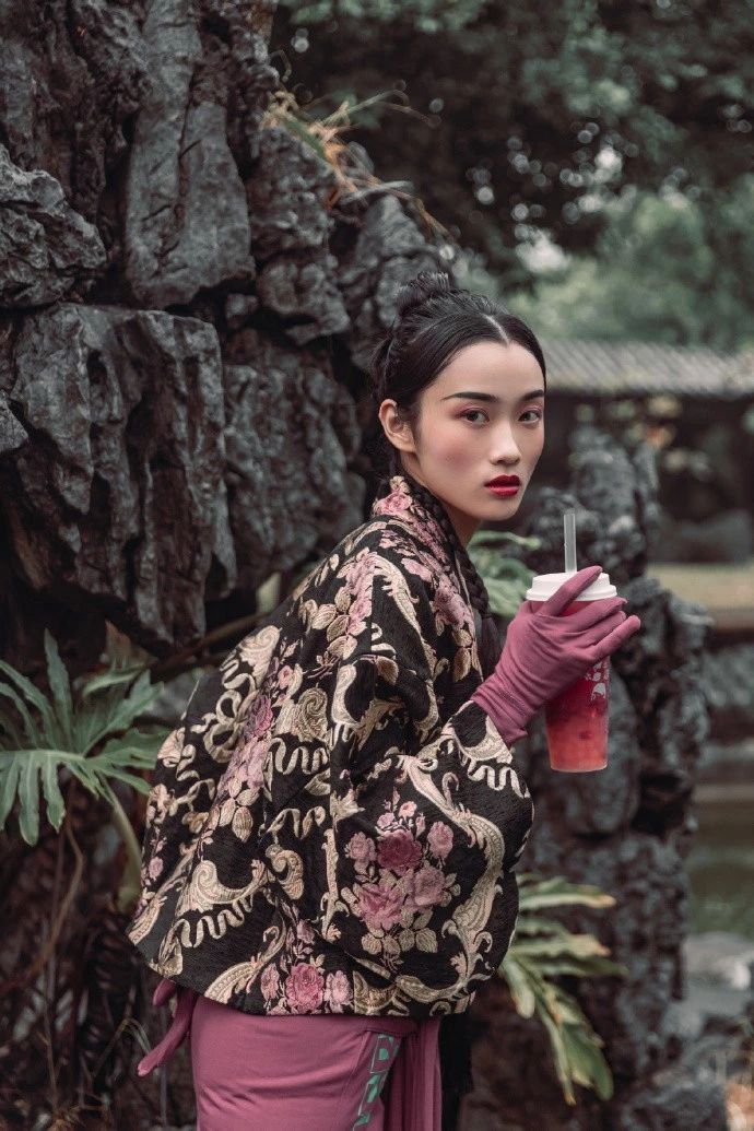 喜茶时装图片,喜茶2019二月新品