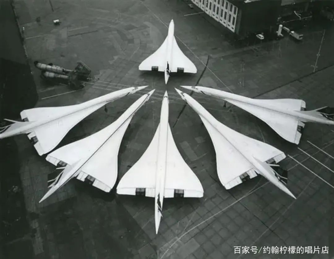 滚石大舌头歌曲,滚石乐队标志图案