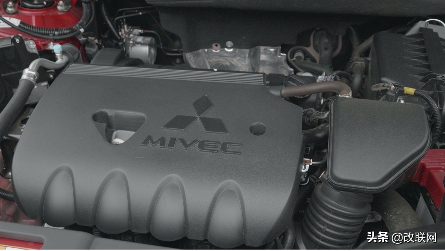 三菱欧蓝德后排放倒改床视频,三菱欧蓝德旅行床车